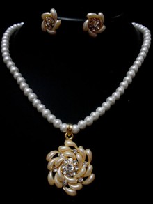 Pearl Necklace